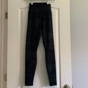 ALO YOGA FULL LENGTH LEGGINGS